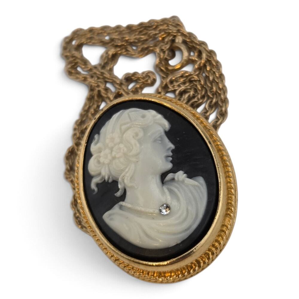 Vintage Avon Cameo Convertible Pendant Necklace Brooch Black White Gold Tone